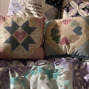 Home Goods Heart and Star Patterned Throw Pillows-EUC